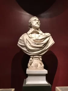 White bust of man with beard: Thomas Howard, Earl of Arundel, who donated the sculptures to the Ashmolean museum. This Early Modern sculpture utilises the white, classic sculptural form to project authority and grandeur.